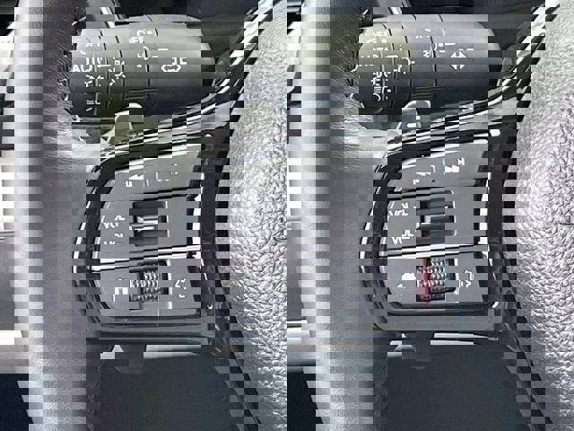 Used 2025 Honda Pilot EX-L image 12