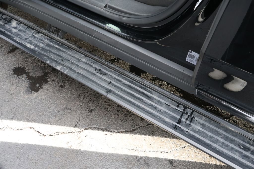 Used 2023 Cadillac Escalade Sport Platinum w/ LPO, ONYX Package image 13