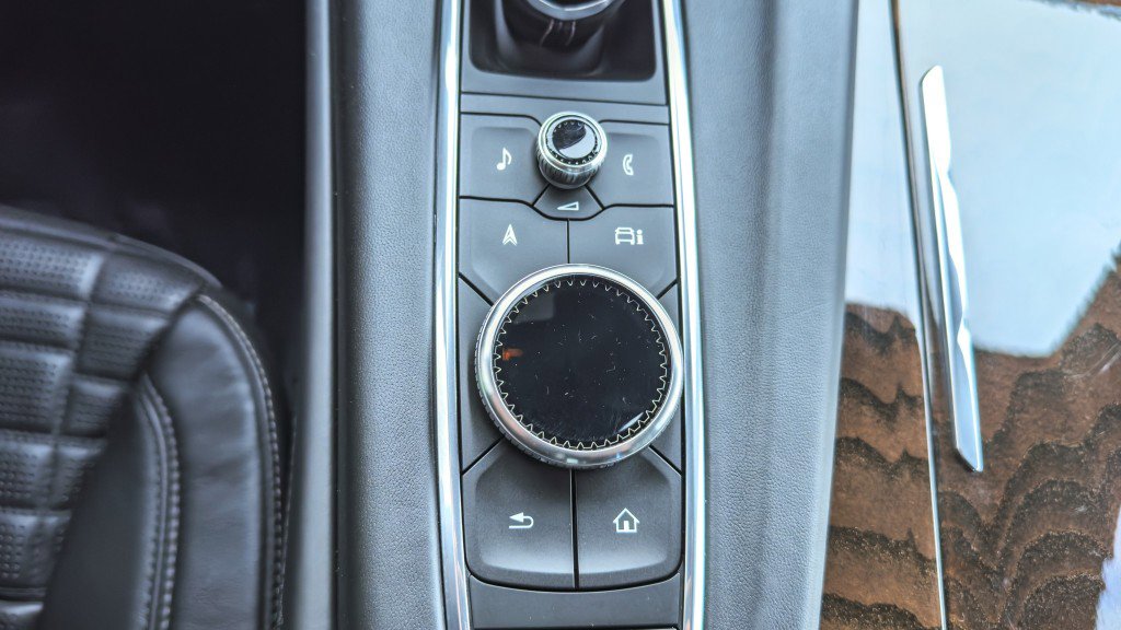 Used 2022 Cadillac Escalade ESV Sport Platinum w/ Heavy-Duty Trailer Package image 52