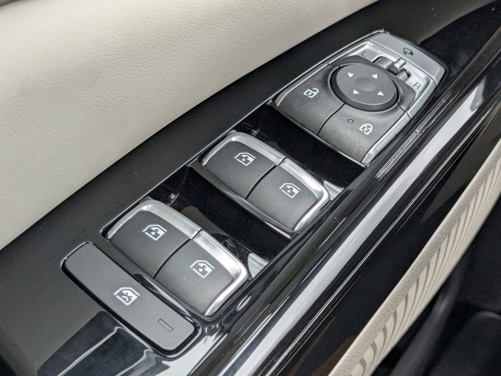 Used 2022 Kia Carnival SX FWD image 35