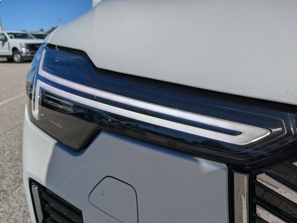 New 2026 Volvo XC90 B5 Plus w/ Protection Package Premier image 10