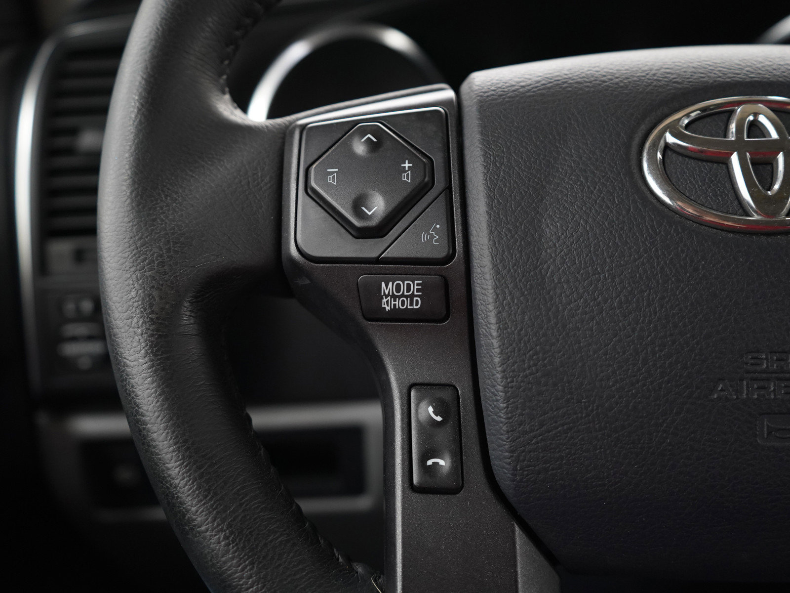 Used 2019 Toyota Sequoia SR5 image 29