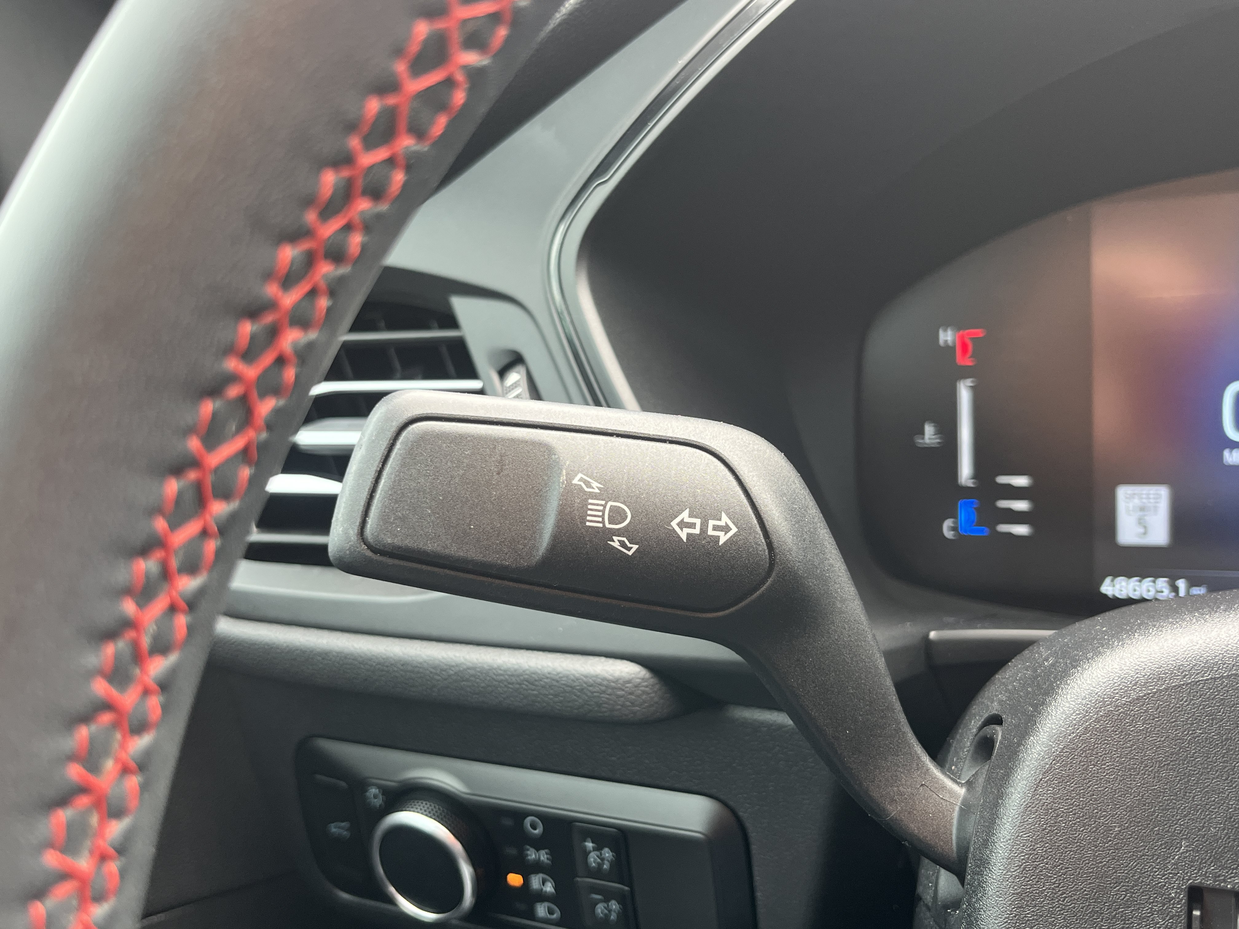 Used 2023 Ford Escape ST-Line w/ Tech Pack #1 FWD image 21