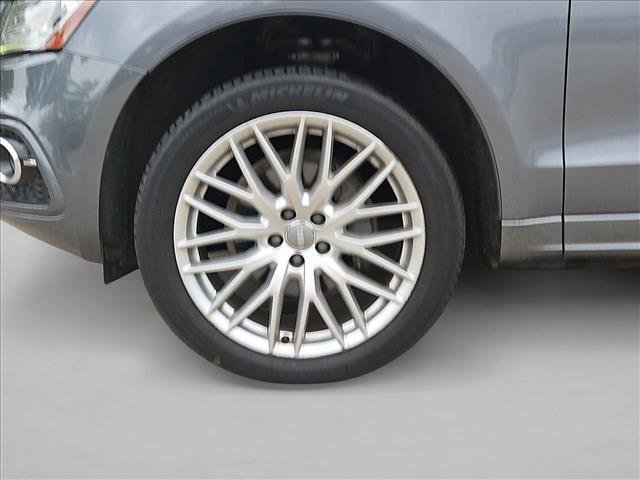 Used 2017 Audi Q5 2.0T Premium Plus w/ Technology Package image 21