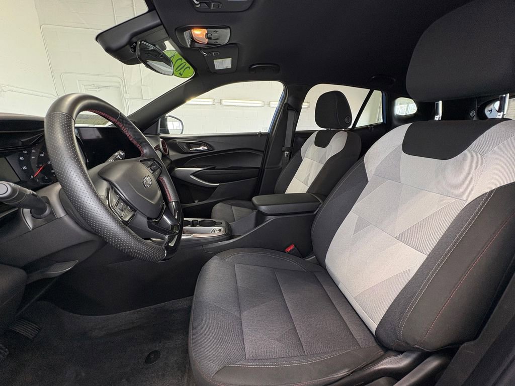 Used 2024 Chevrolet Trax RS w/ Driver Confidence Package image 13