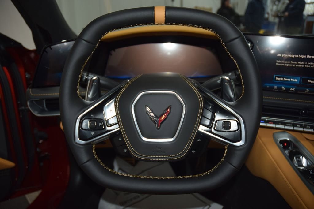 New 2026 Chevrolet Corvette Stingray Premium Conv w/ Z51 Performance Package RWD image 32