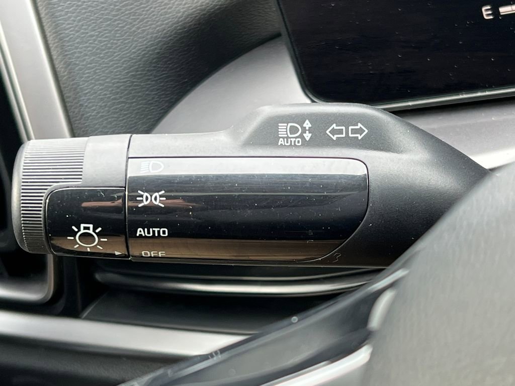 Used 2025 Kia Sorento S w/ Panoramic Sunroof Package image 18