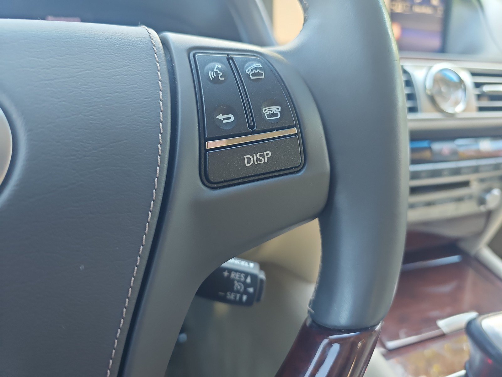 Used 2015 Lexus LS 460 L RWD image 23