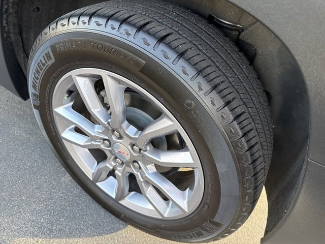 Used 2022 GMC Terrain SLT w/ Infotainment Package II image 12