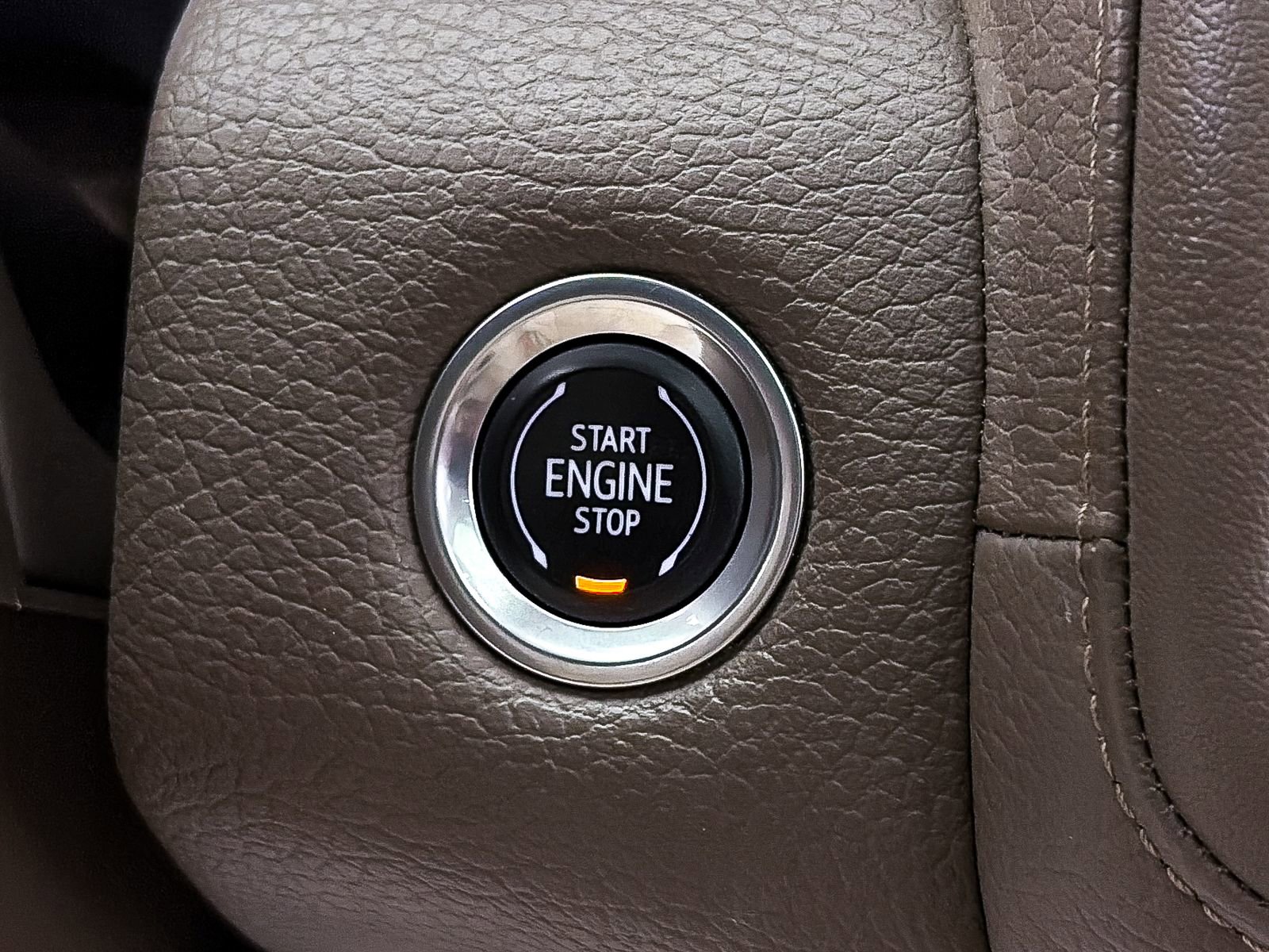 Used 2021 GMC Yukon Denali w/ Denali Premium Package image 29