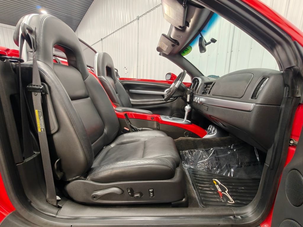 Used 2005 Chevrolet SSR w/ Preferred Equipment Group RWD image 25