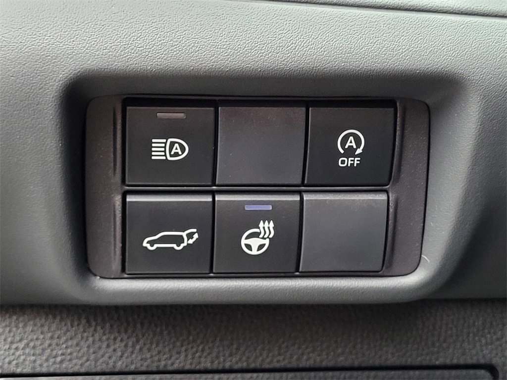 Used 2023 Toyota Highlander Limited image 11