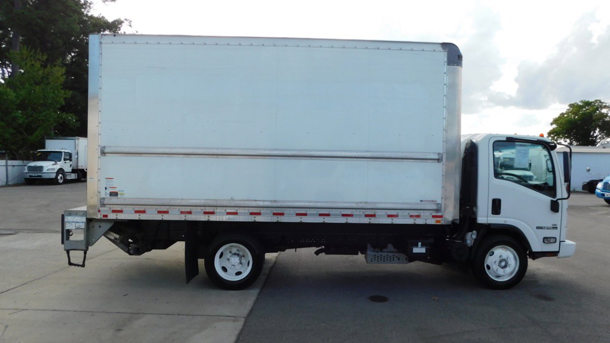 Used 2020 Isuzu NPR image 2