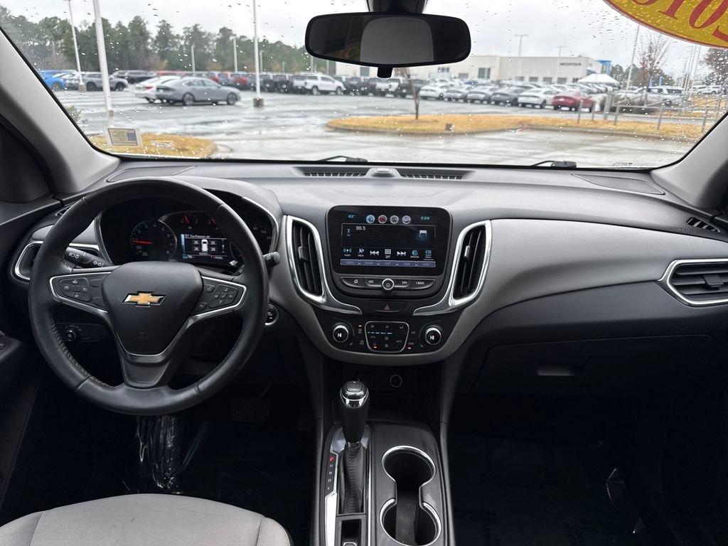 Used 2018 Chevrolet Equinox LT w/ Sun & Infotainment Package image 16