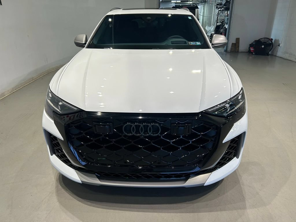 Used 2025 Audi RS Q8 performance AWD/4WD image 9