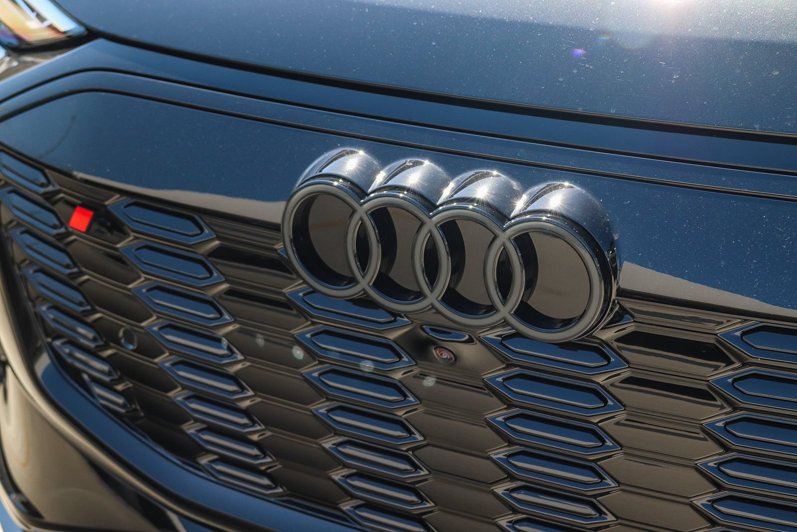 New 2027 Audi SQ6 e-tron Prestige AWD/4WD image 11