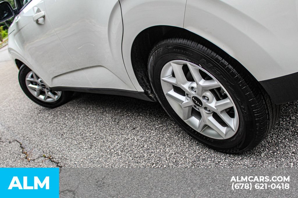 Used 2025 Kia Soul LX w/ LX Technology Package FWD image 15