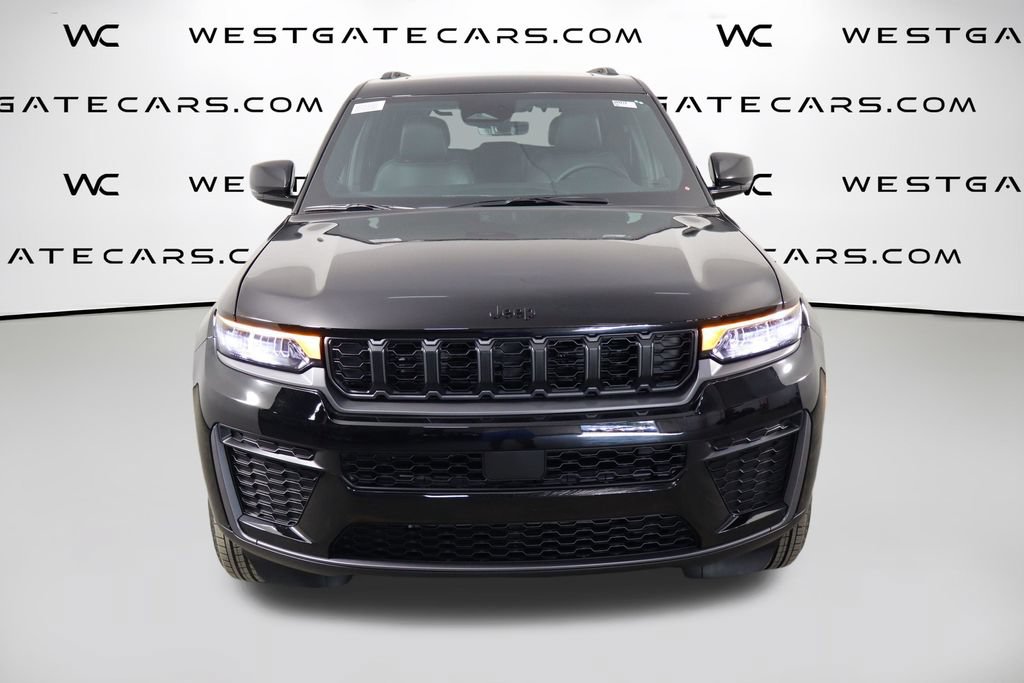 New 2027 Jeep Grand Cherokee Altitude AWD/4WD image 2