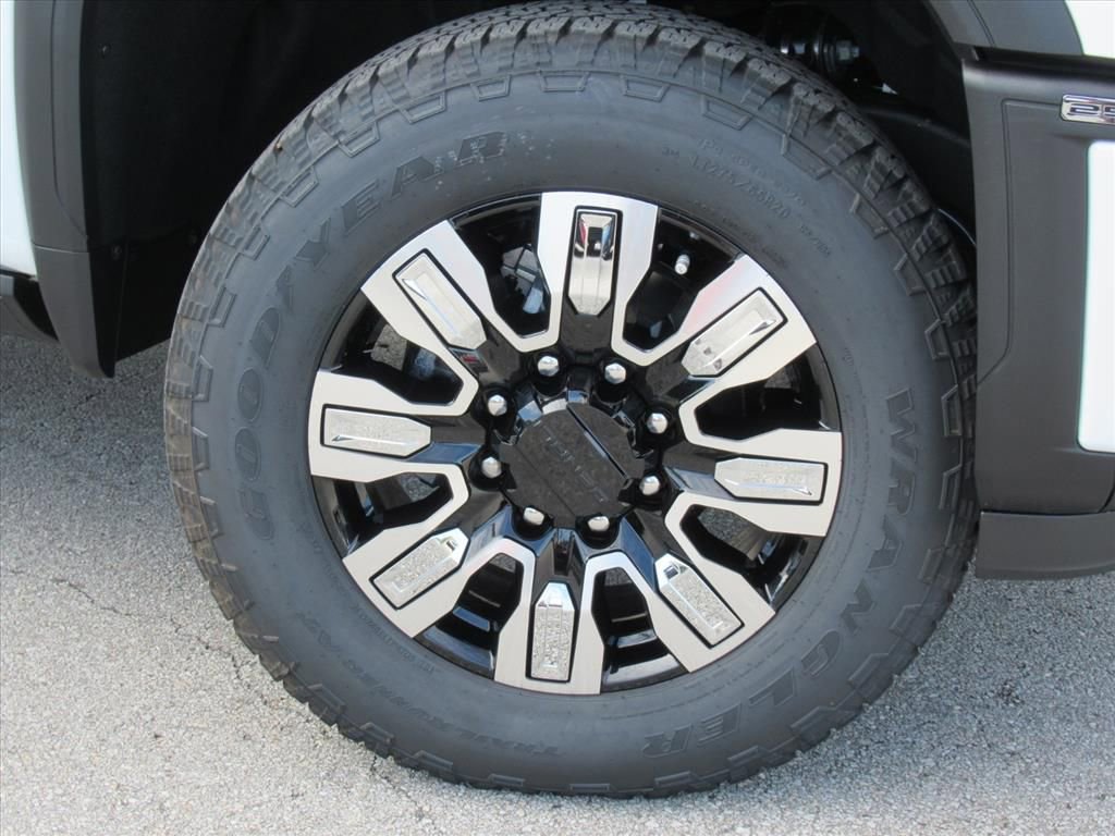 New 2026 GMC Sierra 2500 Denali w/ Denali Reserve Package image 8