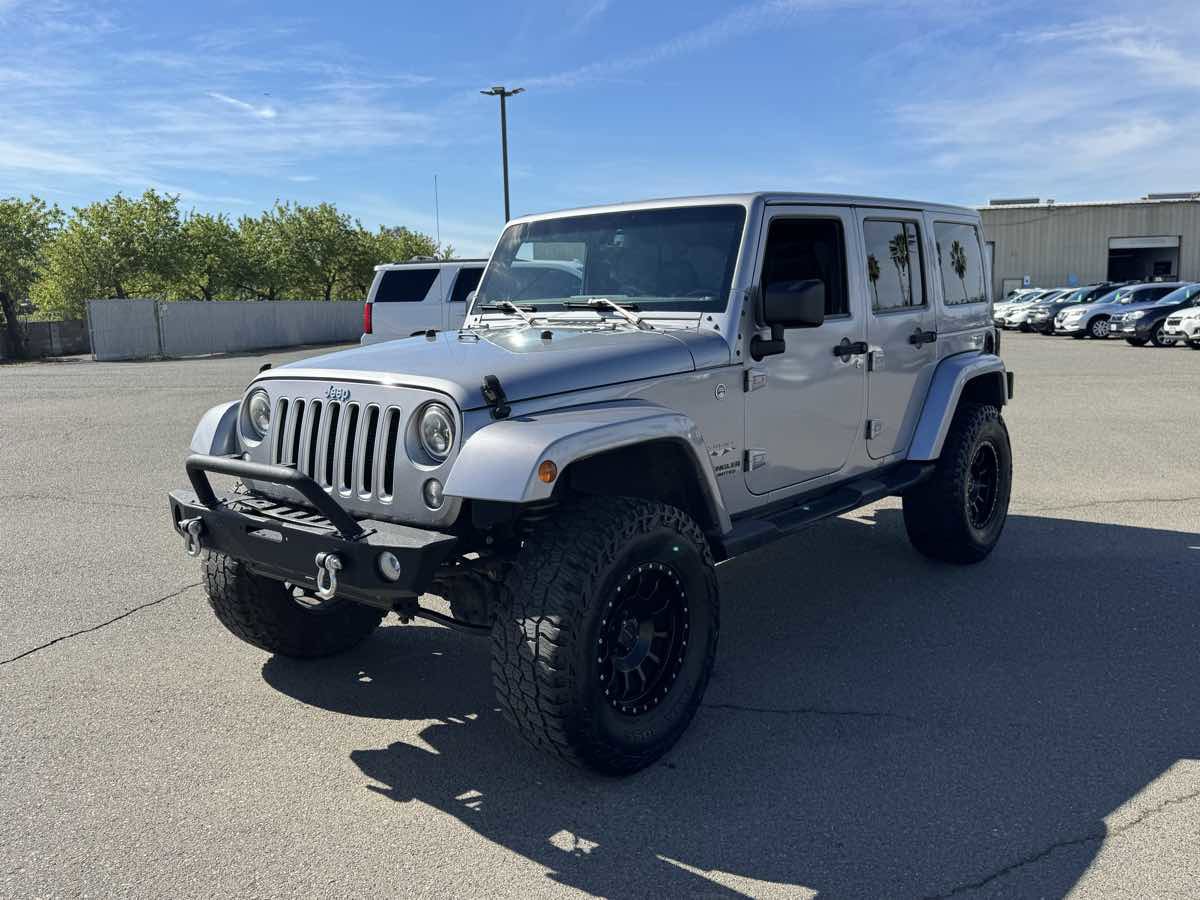 Used 2016 Jeep Wrangler Unlimited Sahara w/ Connectivity Group image 5