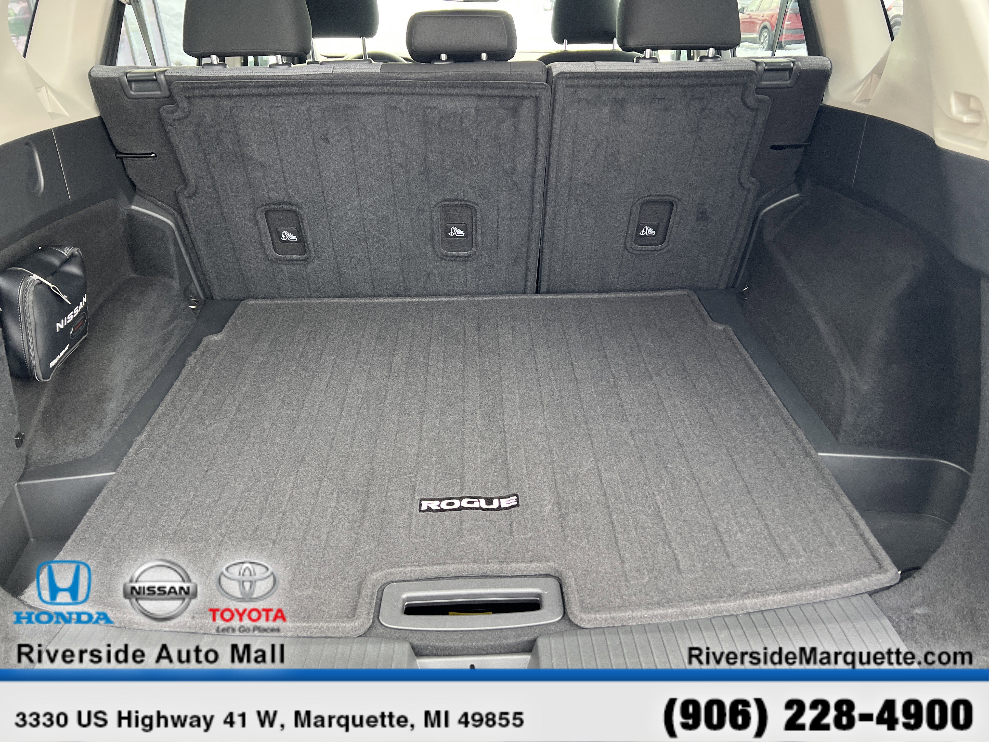 Used 2023 Nissan Rogue SV image 8