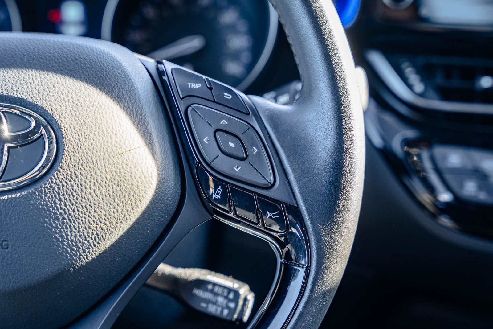 Used 2021 Toyota C-HR XLE image 26