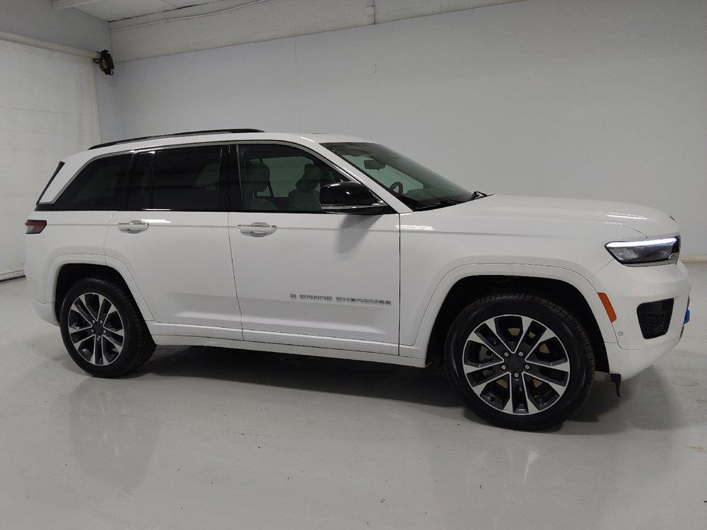 Used 2022 Jeep Grand Cherokee Overland w/ Advanced Protech Group III AWD/4WD image 11