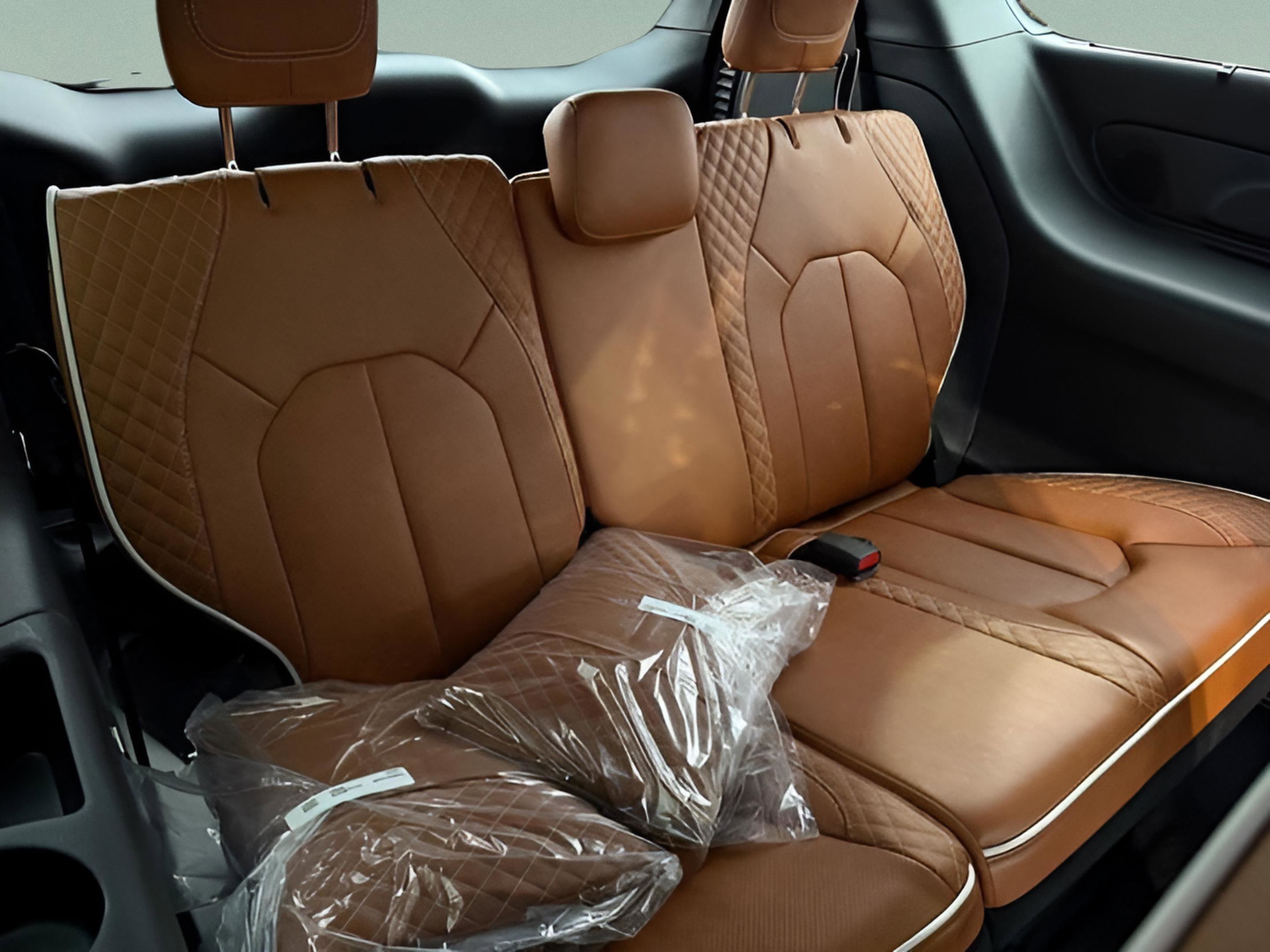 New 2026 Chrysler Pacifica Pinnacle w/ Trailer Tow Group image 14