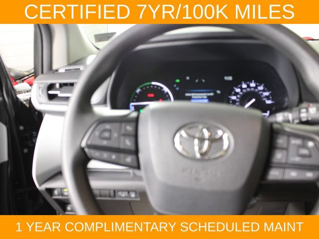 Used 2025 Toyota Sienna LE FWD image 27