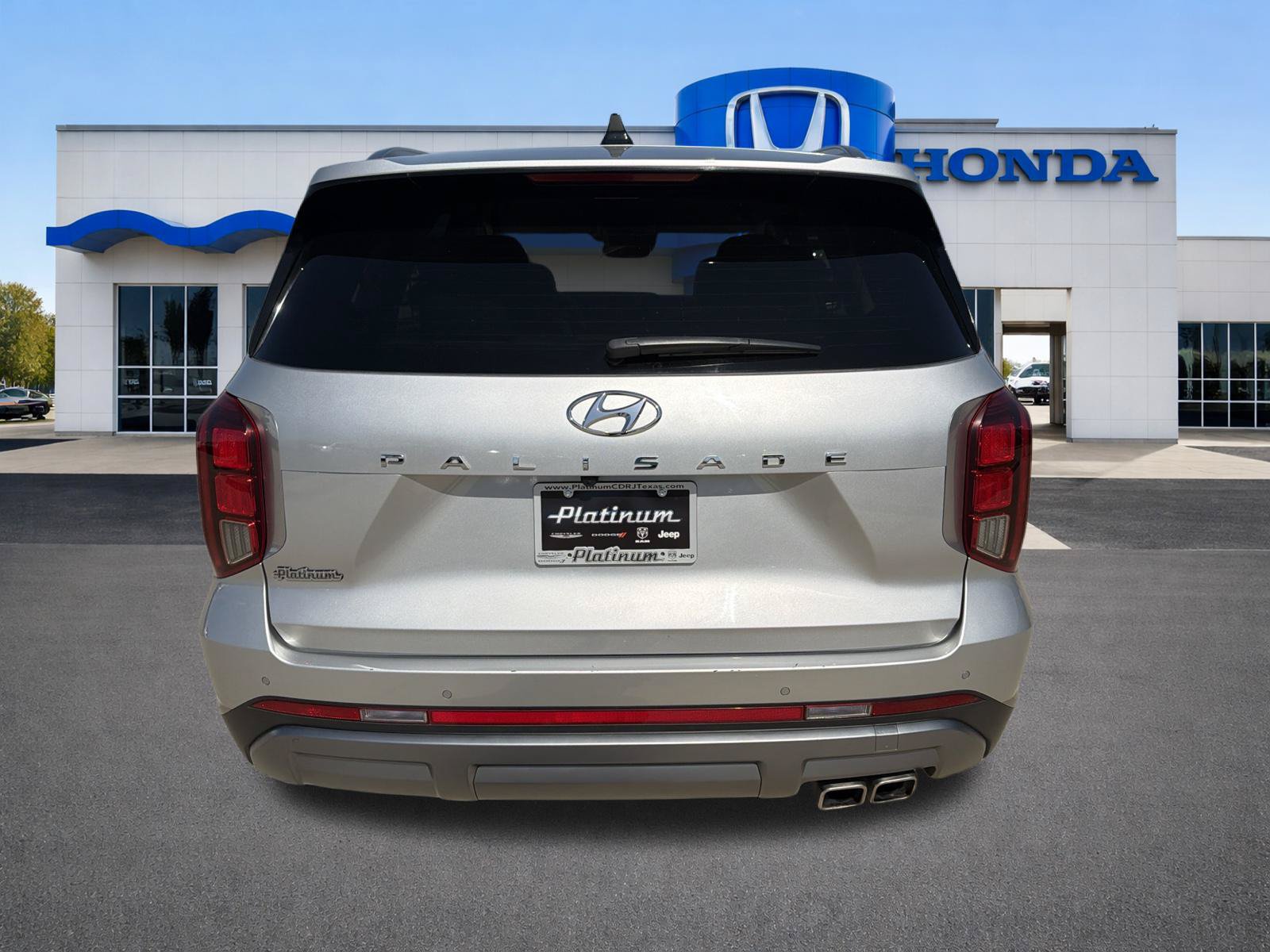 Used 2024 Hyundai Palisade SEL FWD image 4