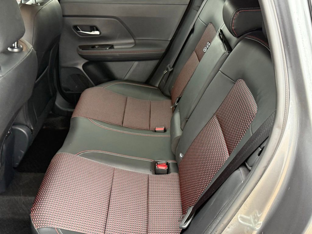 Certified 2025 Nissan Kicks SR image 9