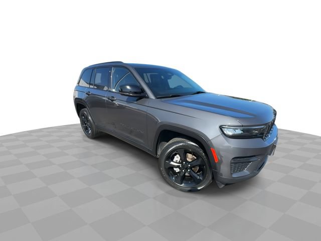 Used 2023 Jeep Grand Cherokee Altitude AWD/4WD image 2