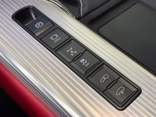 Used 2026 Lexus LX 600 F Sport w/ Accessory Package (Z1) AWD/4WD image 28