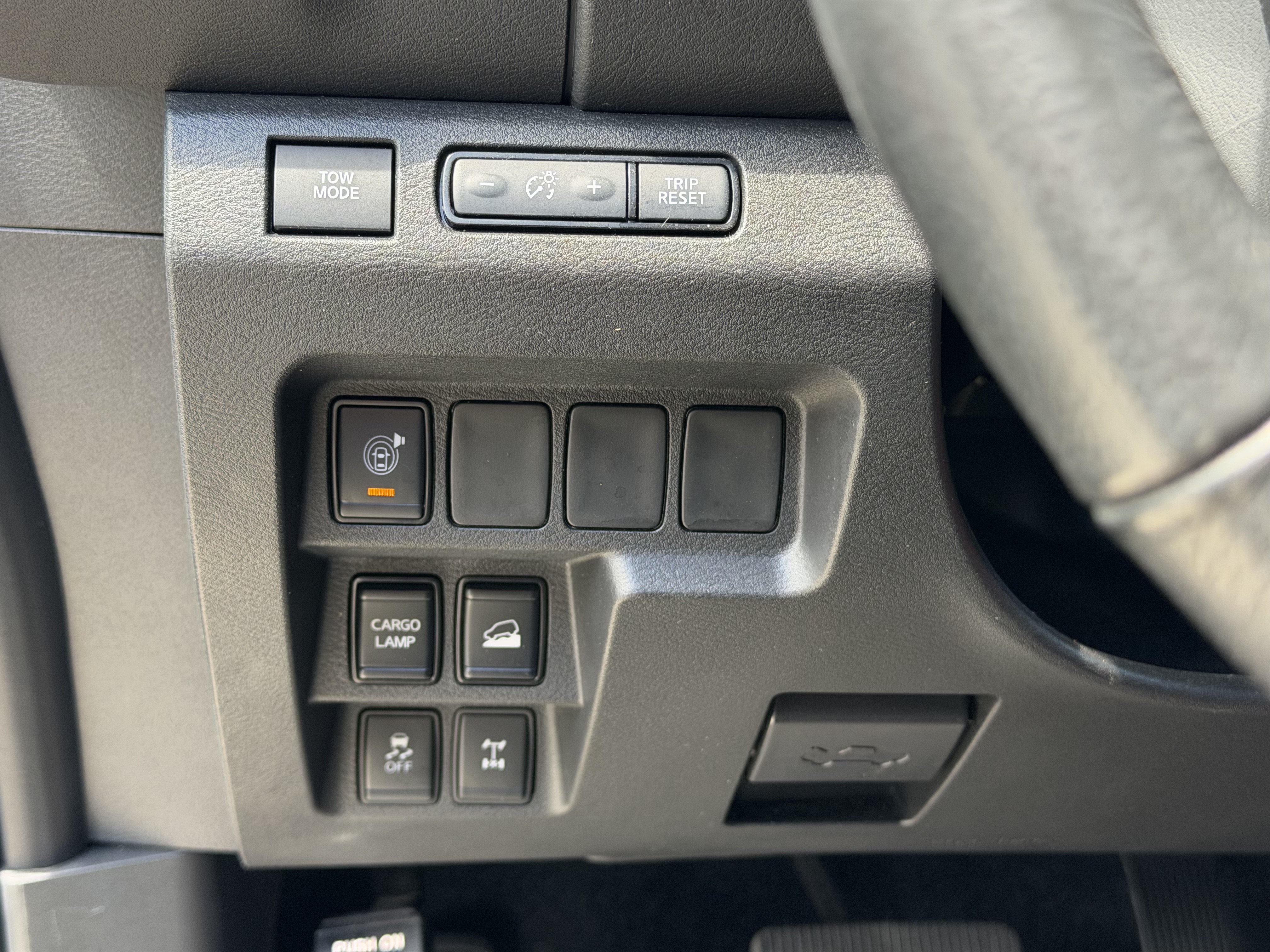 Used 2025 Nissan Frontier PRO-4X AWD/4WD image 23