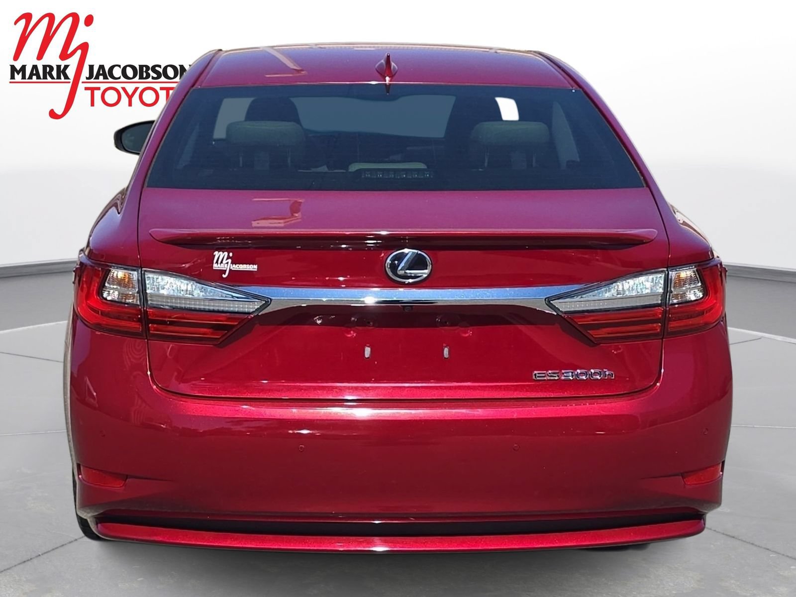 Used 2016 Lexus ES 300h w/ Luxury Package w/Wood Trim FWD image 9
