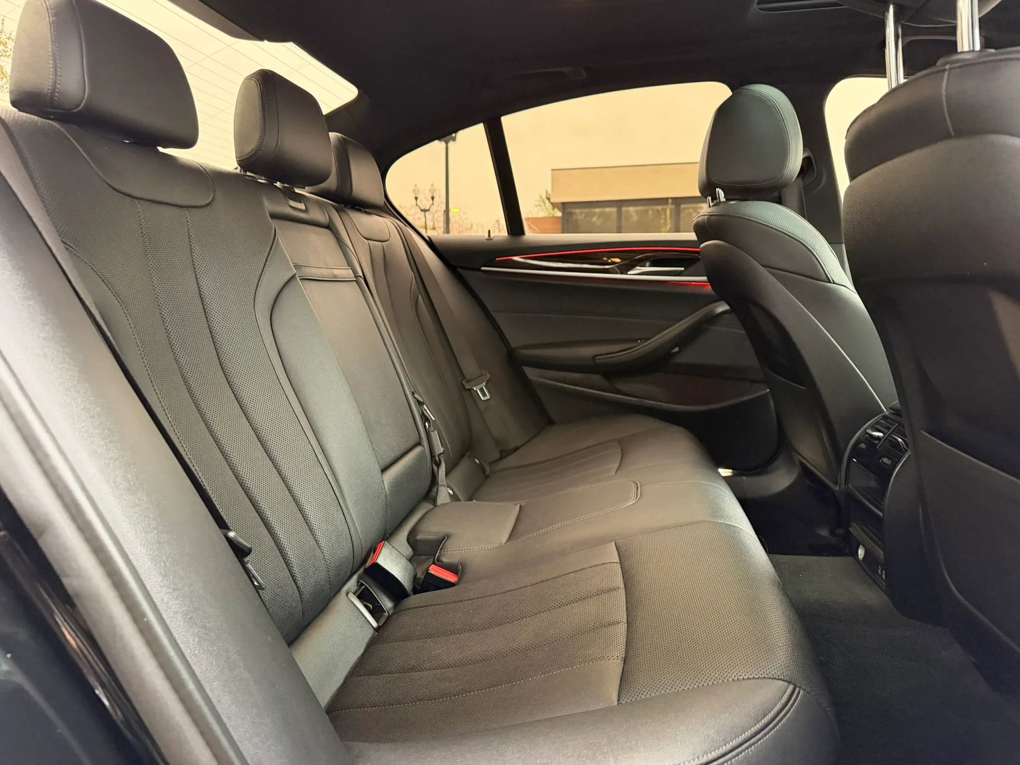 Used 2021 BMW 530i xDrive w/ Convenience Package image 14