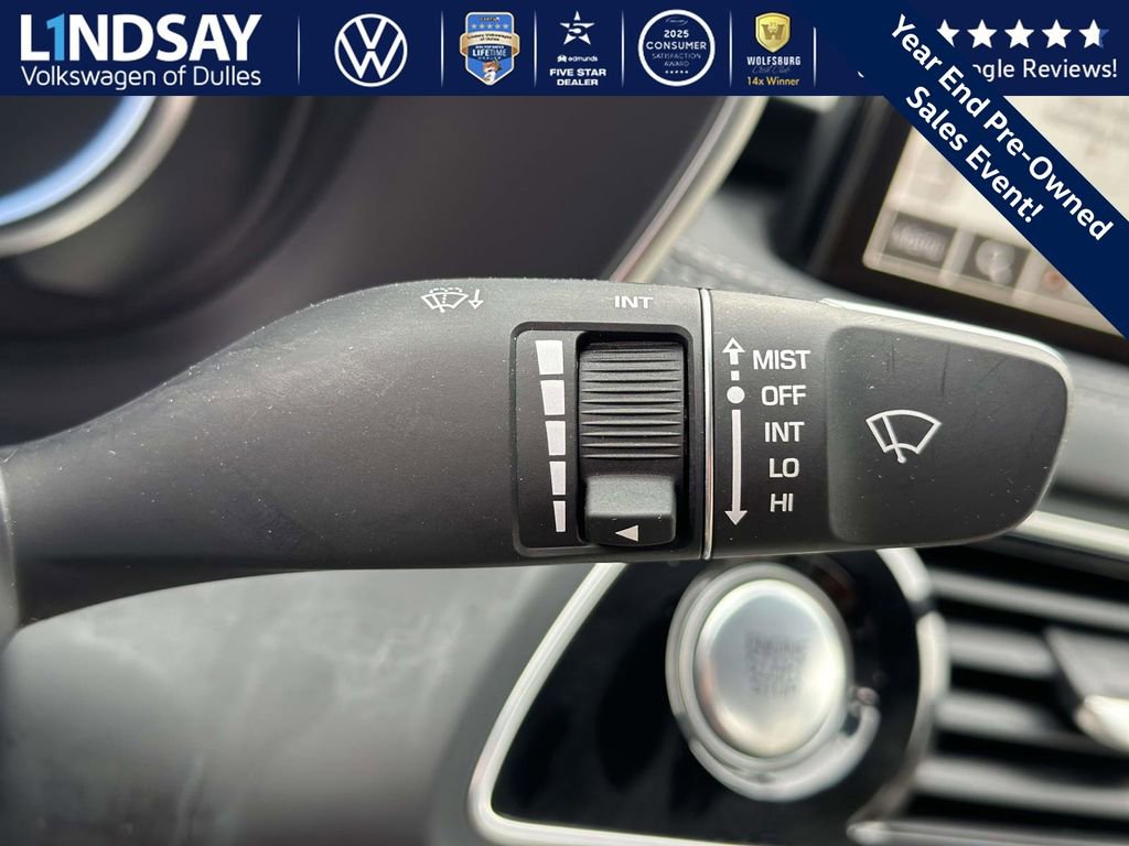 Used 2023 Genesis G70 2.0T image 23