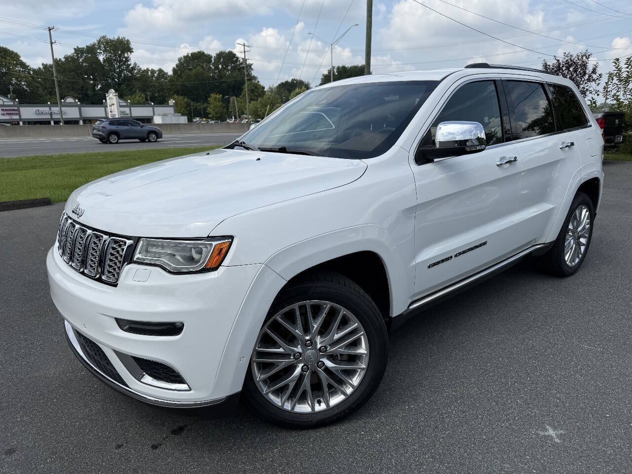 Used 2018 Jeep Grand Cherokee Summit AWD/4WD image 1