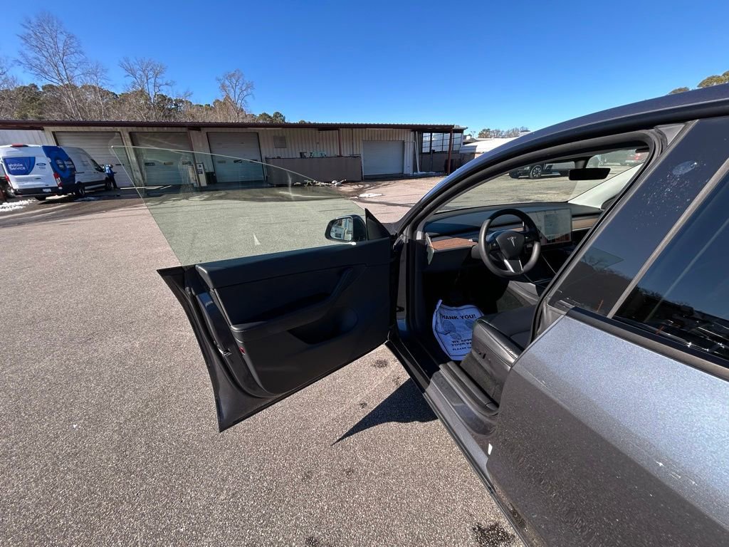 Used 2020 Tesla Model Y Long Range image 30