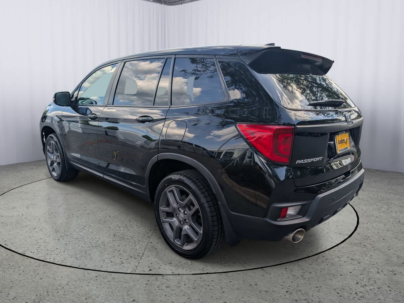 Used 2023 Honda Passport EX-L image 5