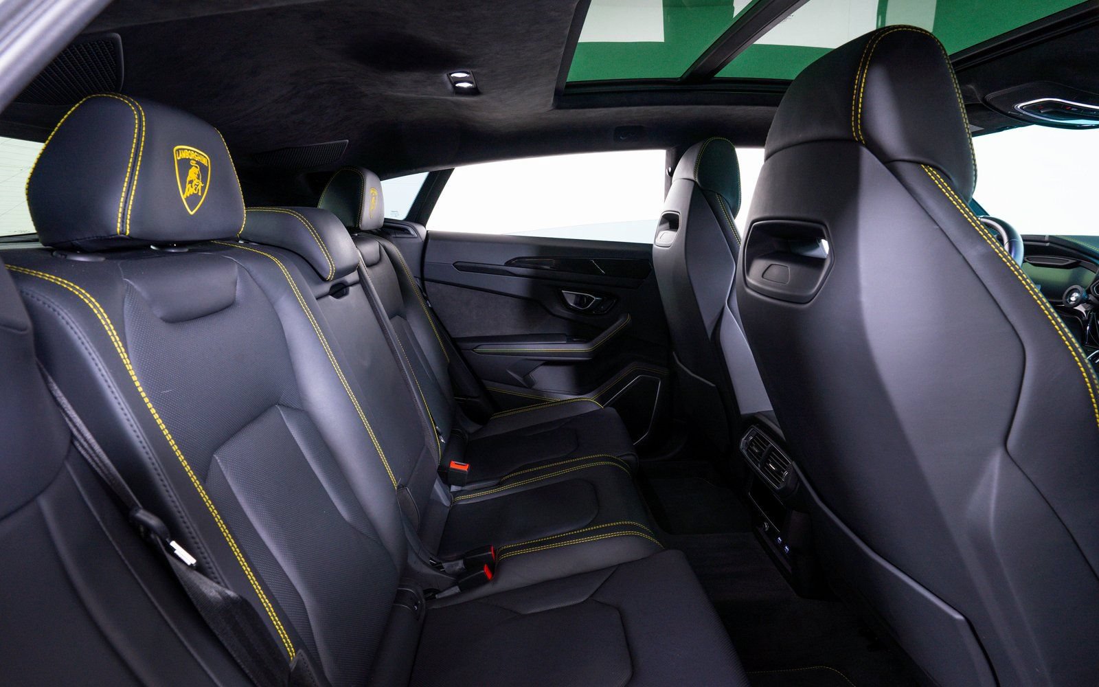 Used 2021 Lamborghini Urus AWD/4WD image 18