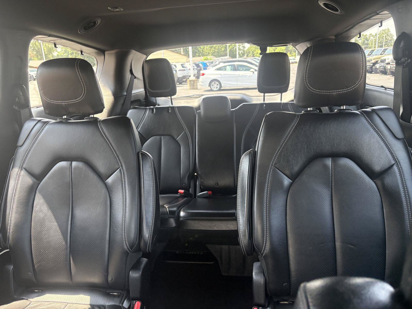 Used 2018 Chrysler Pacifica Touring-L Plus w/ S Appearance Package FWD image 26