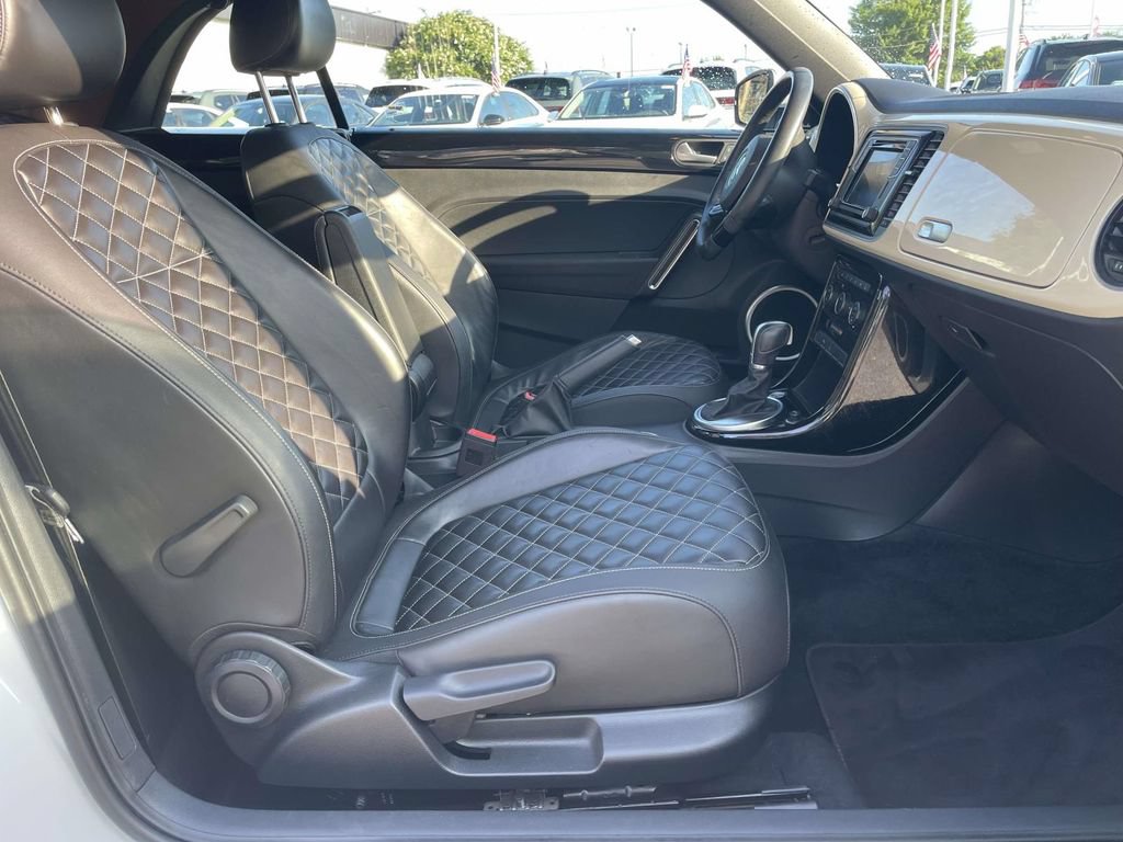 Used 2019 Volkswagen Beetle 2.0T Final Edition SEL FWD image 9