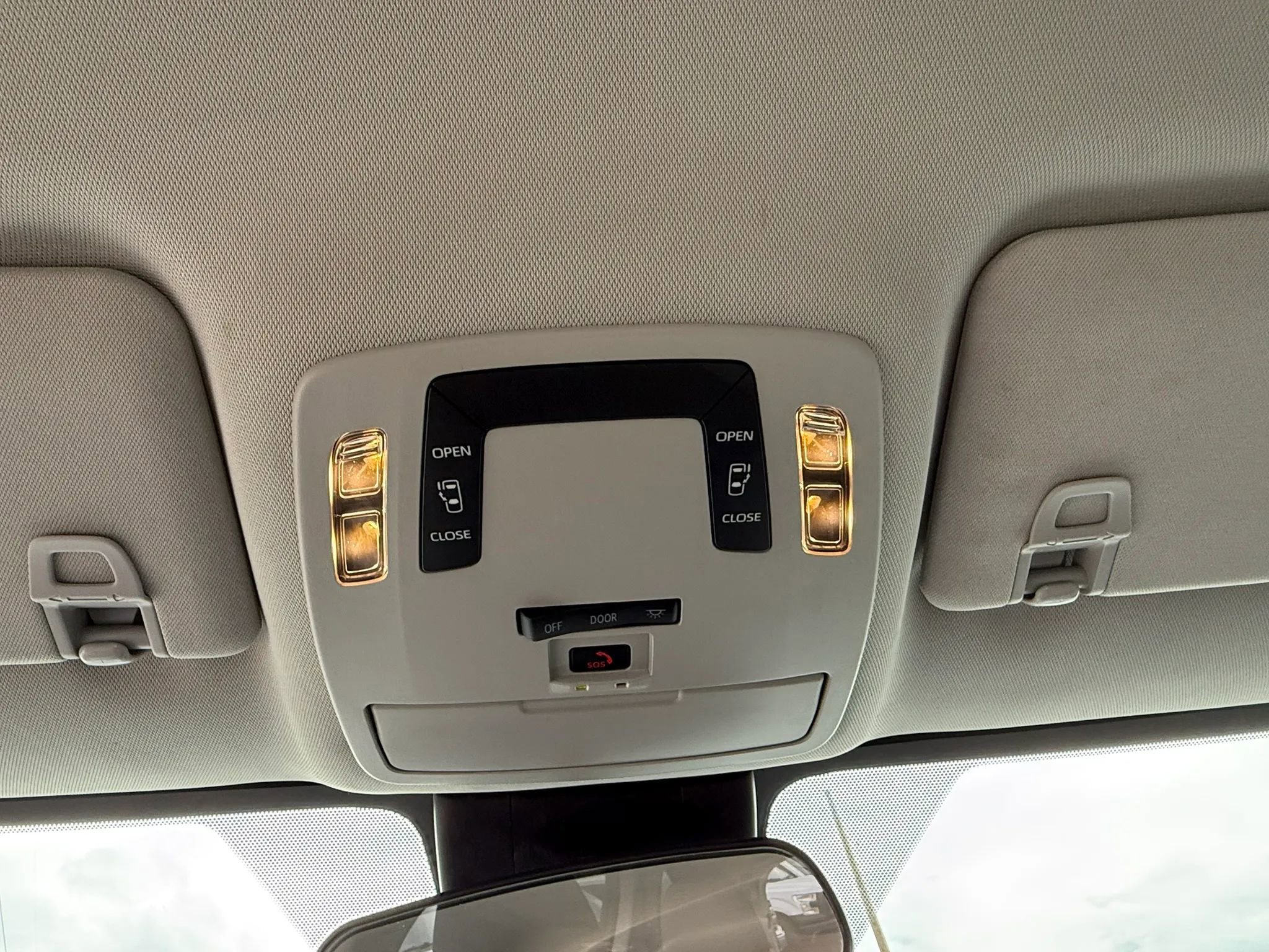 Used 2022 Toyota Sienna LE image 46