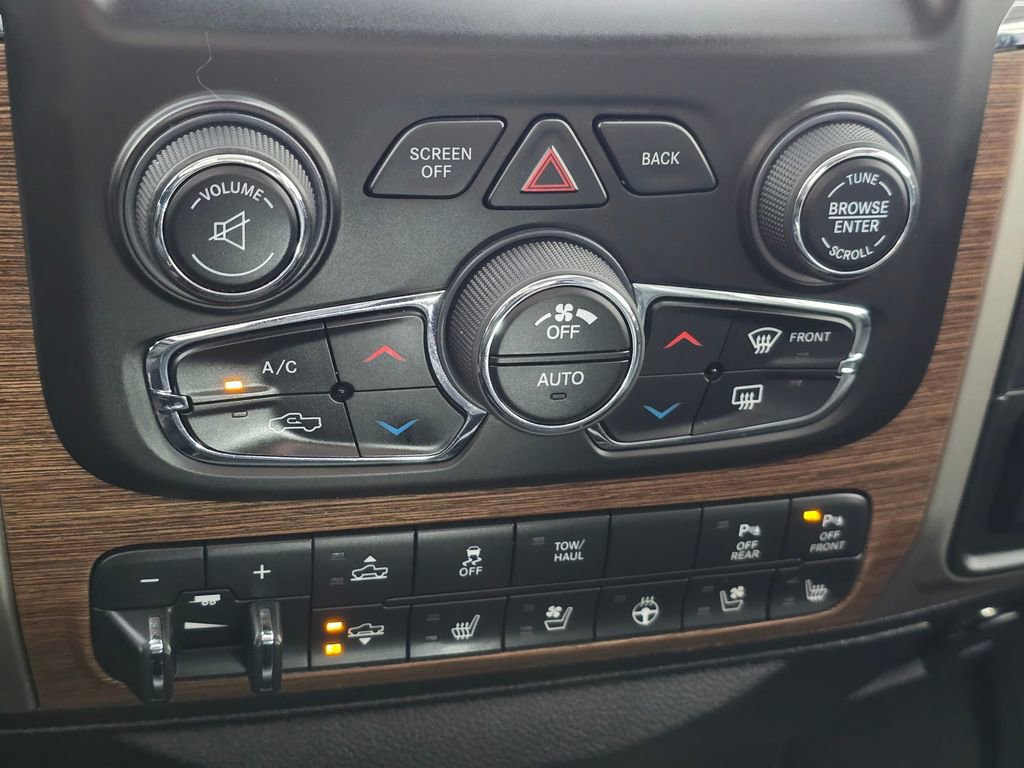 Used 2014 RAM 1500 Laramie image 33