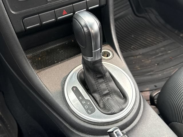 Used 2015 Volkswagen Beetle 1.8T FWD image 29