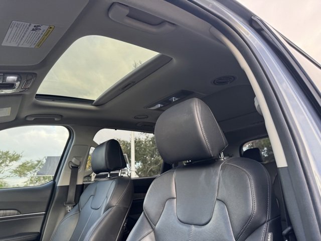 Used 2024 Kia Telluride SX w/ Towing Package image 18