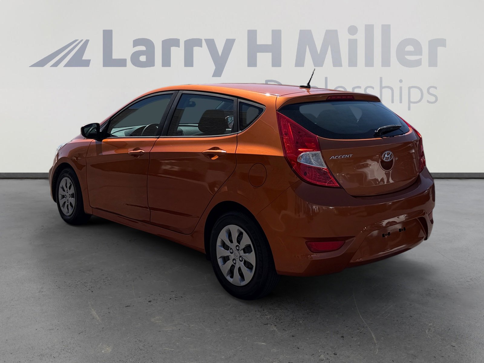 Used 2017 Hyundai Accent SE image 3