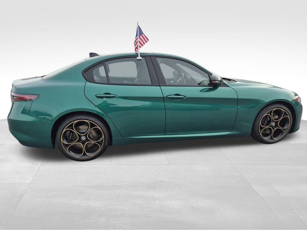 New 2025 Alfa Romeo Giulia w/ Driving Assist Package image 9