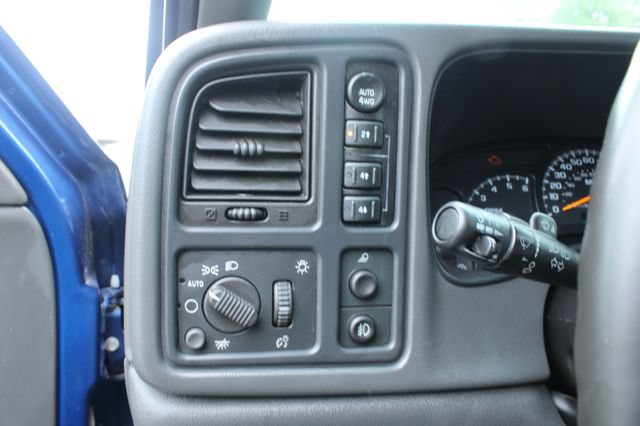 Used 2003 Chevrolet Avalanche 4x4 w/ Suspension Package, Off-Road image 15